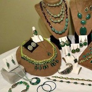 COPY - JEWELRY LOT TURQUOISE, JADE, GREEN BEADS, …